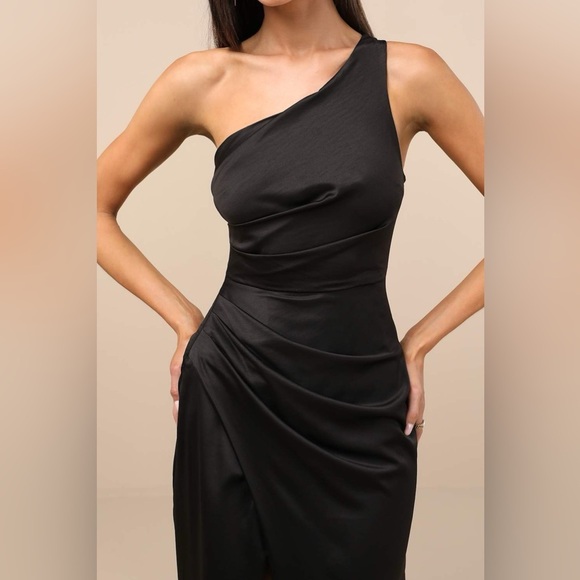 LULU’S Dreaming Of Elegance Black Satin One-Shoulder Maxi Dress - Picture 9 of 10